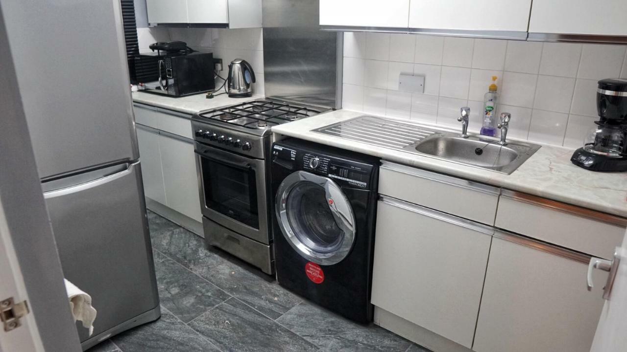 North London Apartment - Edmonton Eksteriør billede